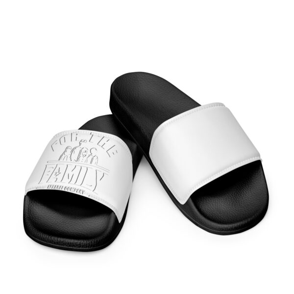 FOR THE FAMILY Men’s slides